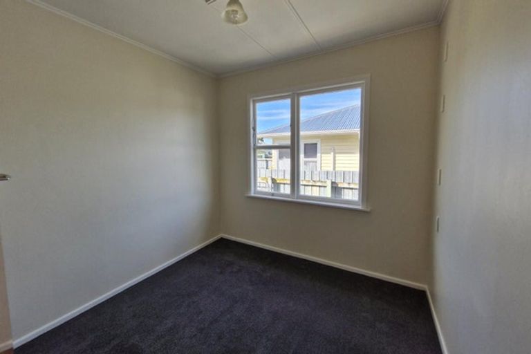 Photo of property in 24 Ruthven Road, Wainuiomata, Lower Hutt, 5014