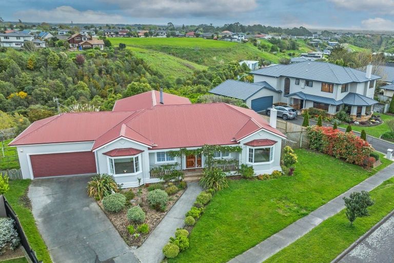 Photo of property in 71 Cashmere Drive, Fitzherbert, Palmerston North, 4410
