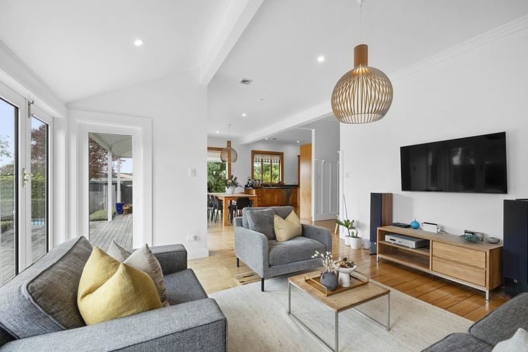 Photo of property in 68 Wallace Place, Westown, New Plymouth, 4310