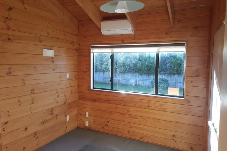 Photo of property in 24a Holiday Road, Stanmore Bay, Whangaparaoa, 0932