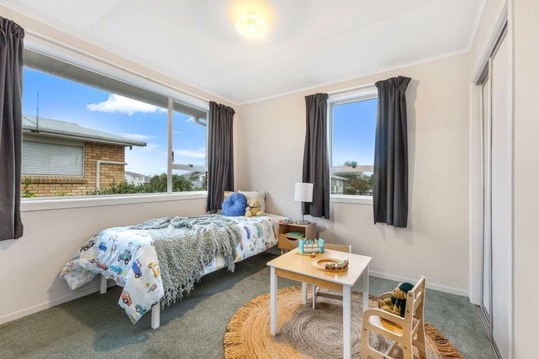 Photo of property in 14 Harriet Place, Spotswood, New Plymouth, 4310
