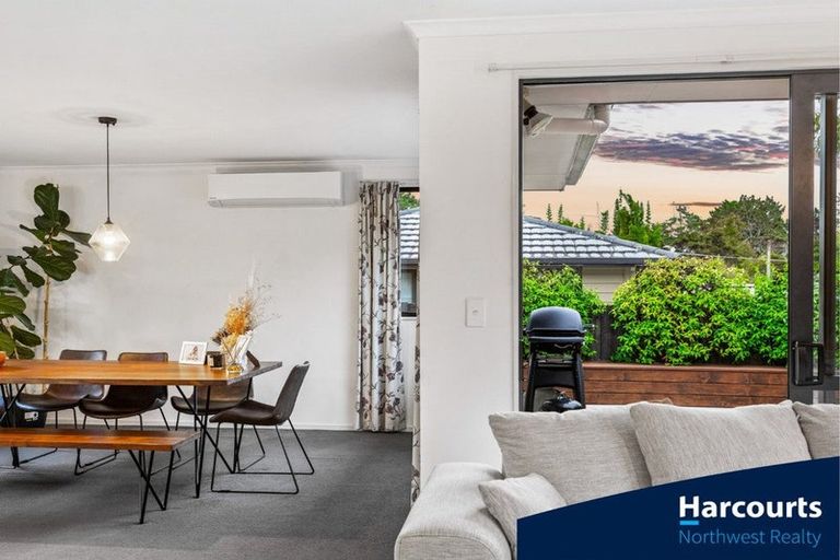 Photo of property in 169j Colwill Road, Massey, Auckland, 0614