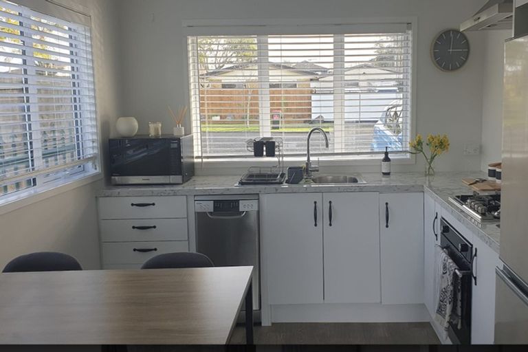 Photo of property in 189 Walter Strevens Drive, Conifer Grove, Takanini, 2112