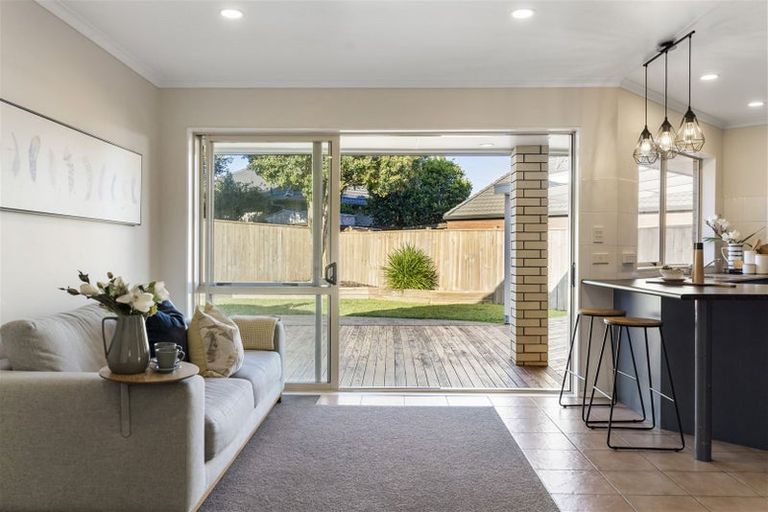 Photo of property in 29 Newbliss Crescent, East Tamaki Heights, Auckland, 2016