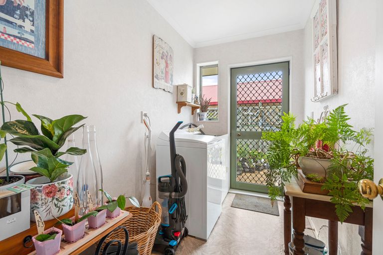 Photo of property in 143 Dixon Street, Masterton, 5810