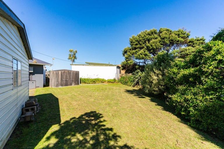 Photo of property in 8 Signal Station Road, Pouto, 0391