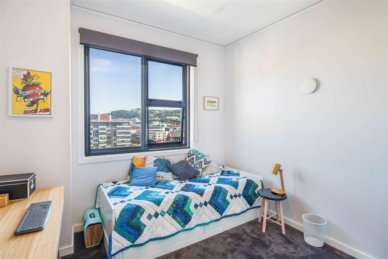 Photo of property in 17 Kent Terrace - Kent Apartments, 7b/16 Kent Terrace, Mount Victoria, Wellington, 6011