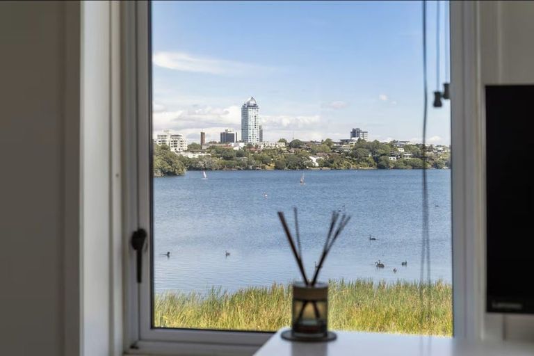 Photo of property in 1/38 Kitchener Road, Milford, Auckland, 0620