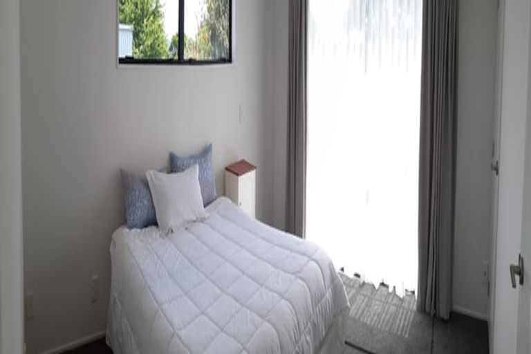 Photo of property in 26 Mayall Avenue, Beach Haven, Auckland, 0626