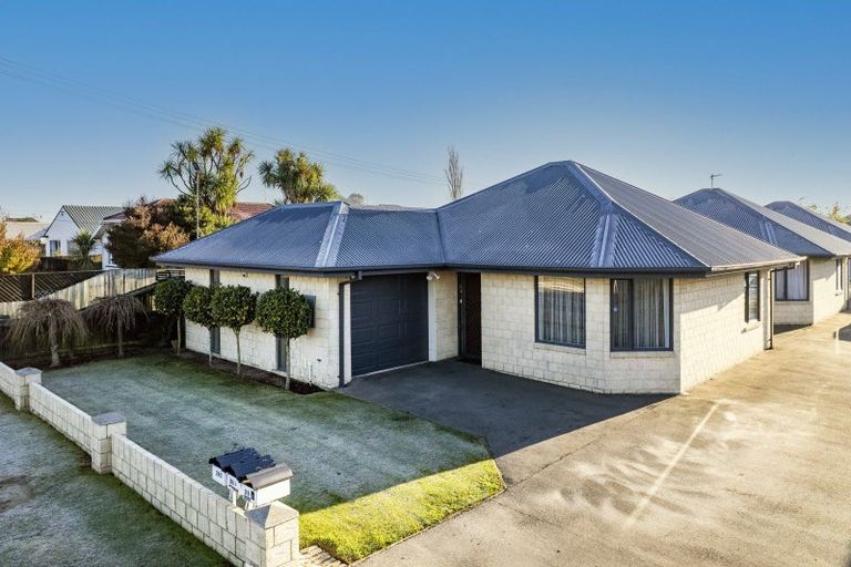 Photo of property in 26a Sawyers Arms Road, Northcote, Christchurch, 8052