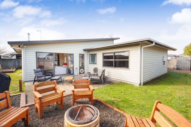 Photo of property in 65a Rosalie Terrace, Kelvin Grove, Palmerston North, 4414