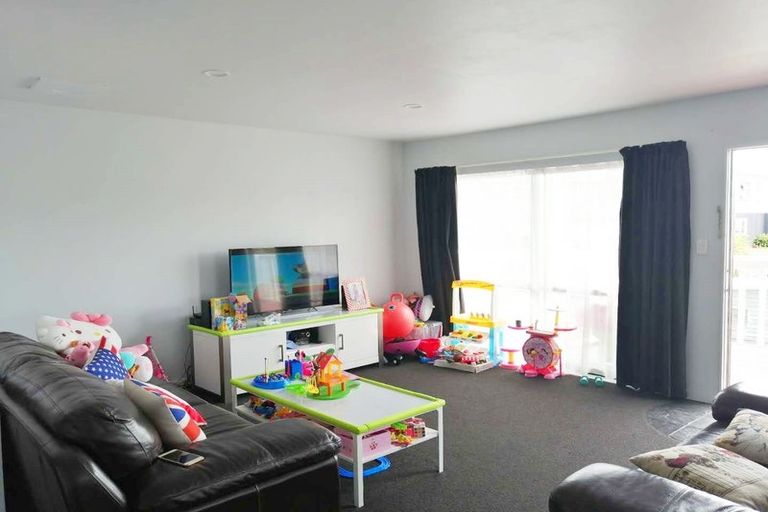 Photo of property in 30 Forest Hill Road, Henderson, Auckland, 0612