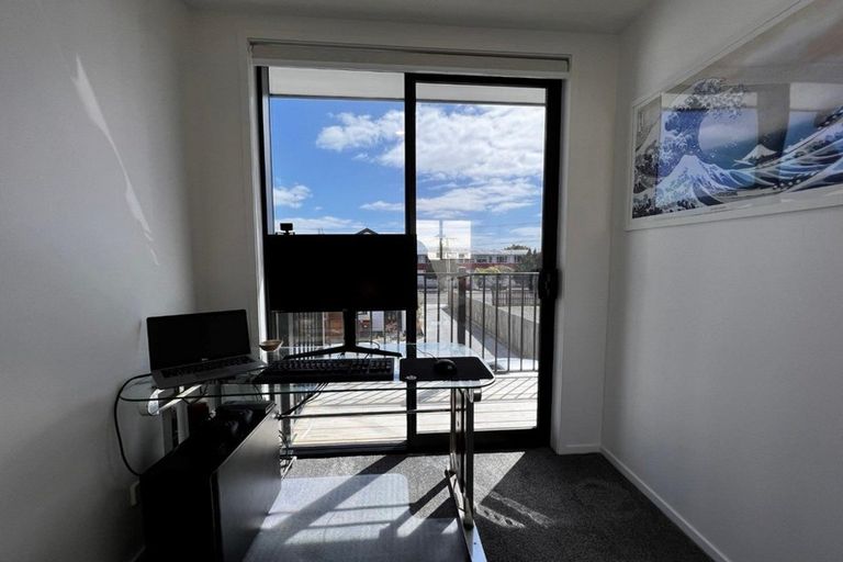 Photo of property in 8/6 St Leonards Road, Kelston, Auckland, 0602