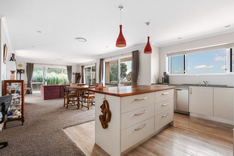 Photo of property in 17 Lynley Park Drive, Omokoroa, 3114