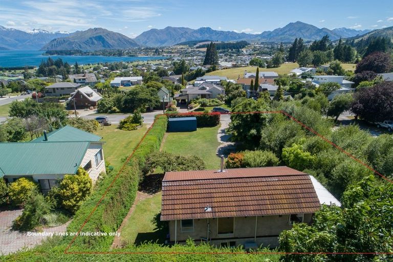 Photo of property in 7 Kennedy Crescent, Wanaka, 9305