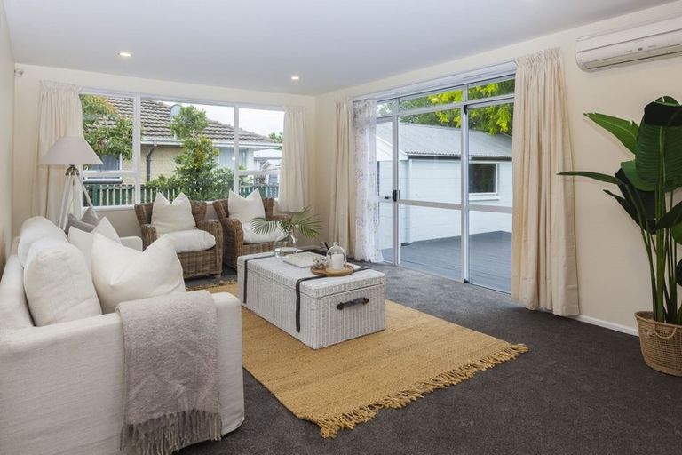 Photo of property in 369 Mairehau Road, Parklands, Christchurch, 8083