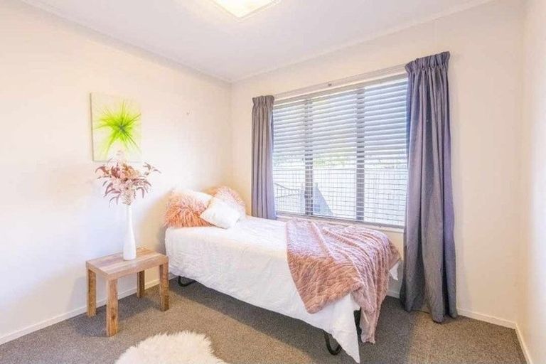 Photo of property in 28 Watts Street, Waipawa, 4210