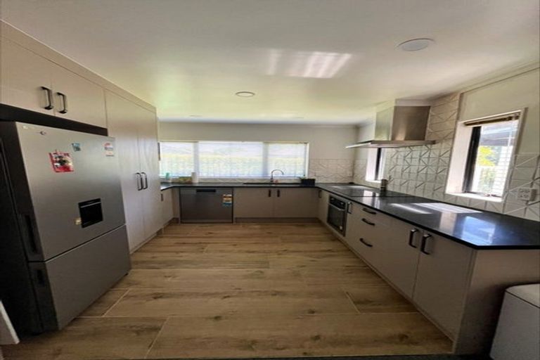 Photo of property in 2 Whitbourne Heights, Manurewa, Auckland, 2105