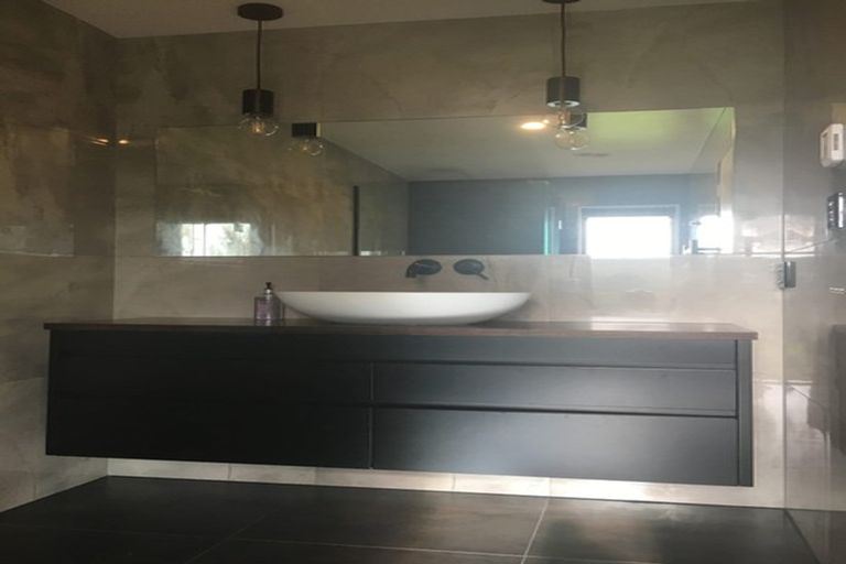 Photo of property in 255 Ararimu Valley Road, Helensville, Waimauku, 0882