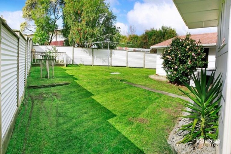 Photo of property in 40 Hindmarsh Street, Henderson, Auckland, 0612