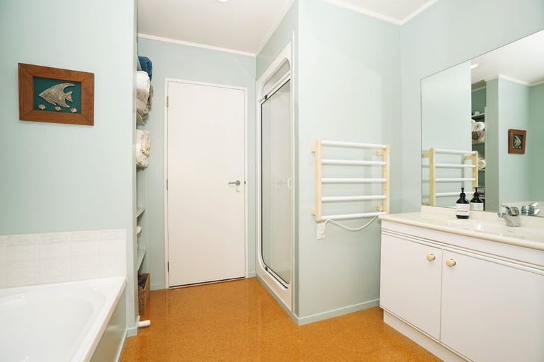 Photo of property in 66 Sandwich Road, St Andrews, Hamilton, 3200
