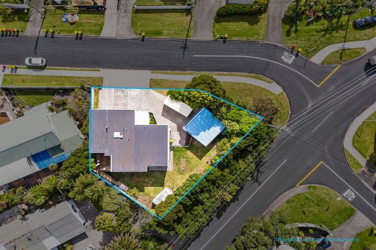 Photo of property in 2 Melandra Road, Stanmore Bay, Whangaparaoa, 0932