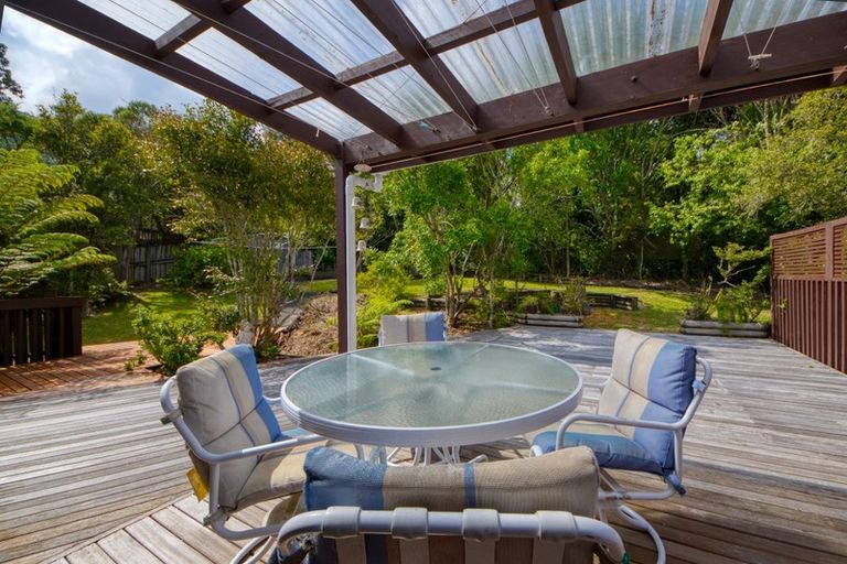 Photo of property in 98 Daffodil Street, Titirangi, Auckland, 0604