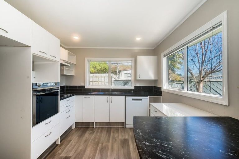 Photo of property in 95 Elizabeth Street, Waikanae, 5036