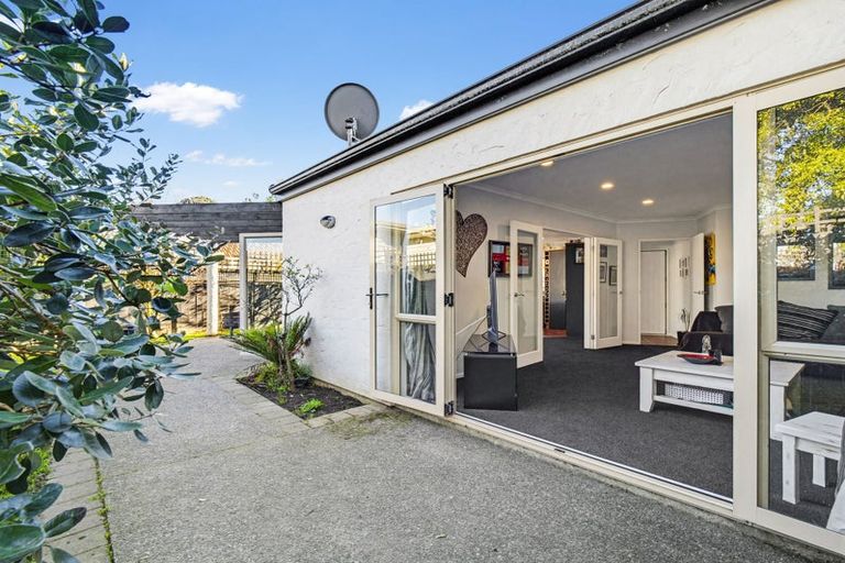 Photo of property in 15a Manawatu Street, Hokowhitu, Palmerston North, 4410
