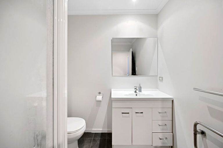 Photo of property in 35 Lyon Street, Frankton, Hamilton, 3204