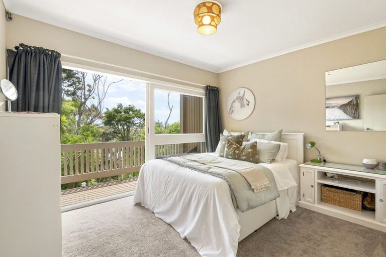 Photo of property in 8 Tranquil Glade, Hillcrest, Auckland, 0627