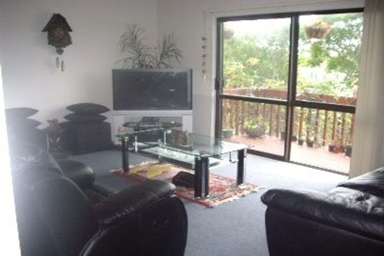 Photo of property in 7 Merida Place, Unsworth Heights, Auckland, 0632