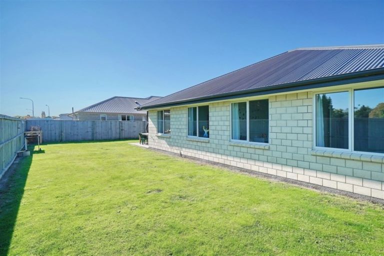 Photo of property in 25 Peak Crescent, Kaiapoi, 7630