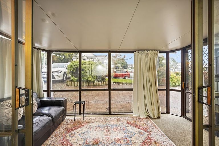 Photo of property in 1 Mahoe Street, Melville, Hamilton, 3206