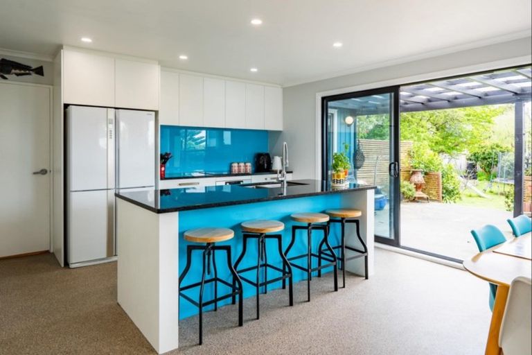 Photo of property in 3 Walton Road, Paraparaumu Beach, Paraparaumu, 5032