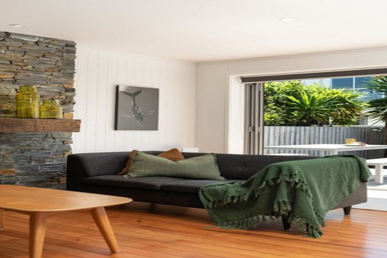 Photo of property in 2/54 Marine Parade, Mount Maunganui, 3116