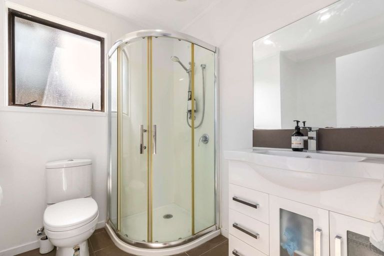 Photo of property in 80 Sunvue Road, Glen Eden, Auckland, 0602