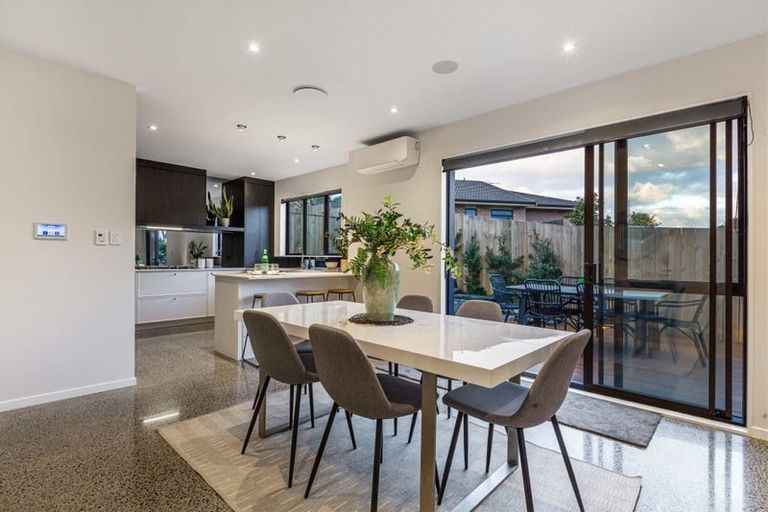 Photo of property in 7b Ballial Place, West Harbour, Auckland, 0618
