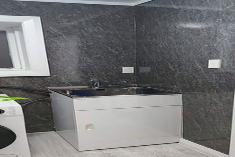 Photo of property in 4 Mills Road, Brooklyn, Wellington, 6021