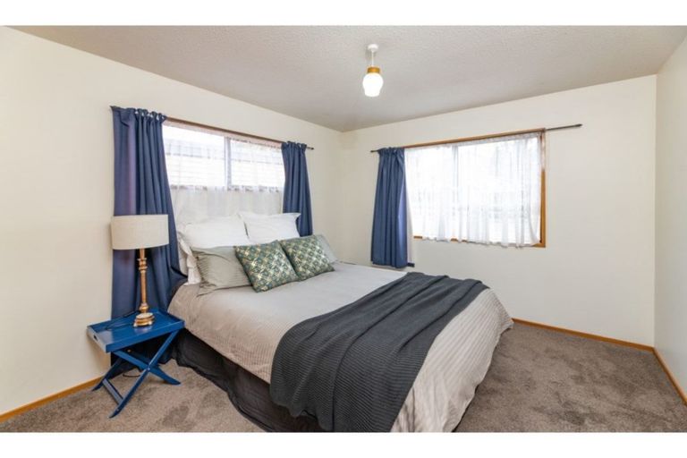 Photo of property in 9 Elsom Lane, Avonhead, Christchurch, 8042