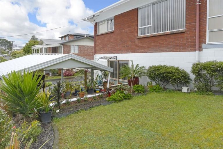 Photo of property in 1/20 Merchant Avenue, Te Atatu South, Auckland, 0610