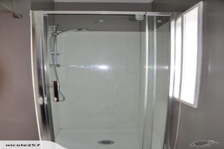 Photo of property in 129 Kia Ora Road, Beach Haven, Auckland, 0626