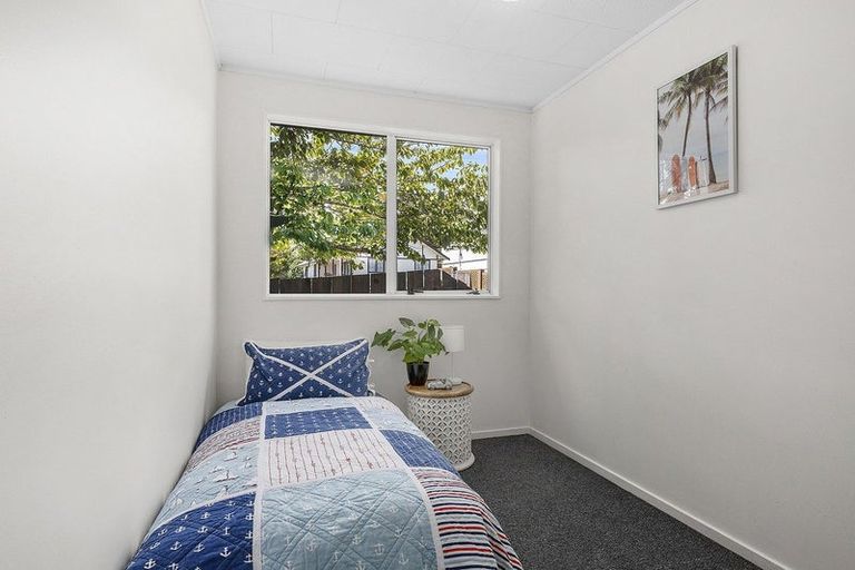 Photo of property in 21a Omapere Street, Whitby, Porirua, 5024