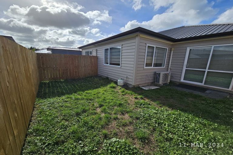 Photo of property in 40 Whareatua Avenue, Takanini, 2112