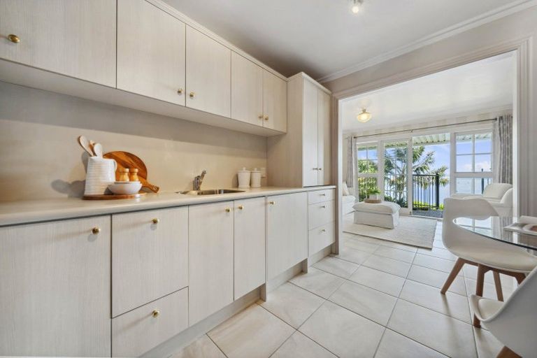 Photo of property in 56 Queen Street, Northcote Point, Auckland, 0627