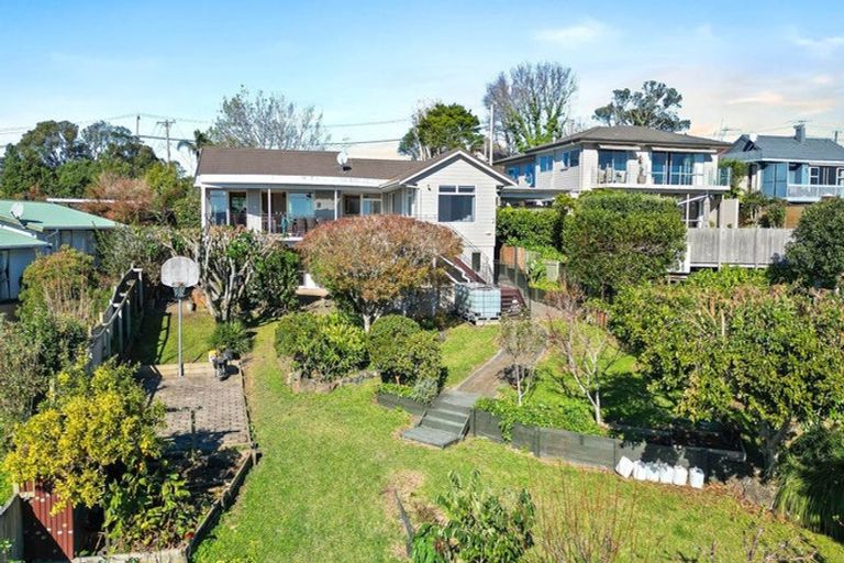 Photo of property in 150 Bleakhouse Road, Mellons Bay, Auckland, 2014