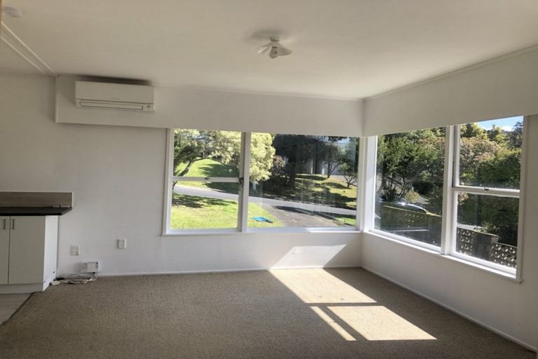Photo of property in 1/36 Girrahween Drive, Totara Vale, Auckland, 0629