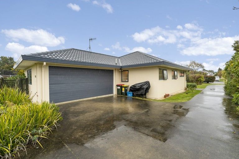 Photo of property in 8 Leigh Place, Paraparaumu Beach, Paraparaumu, 5032