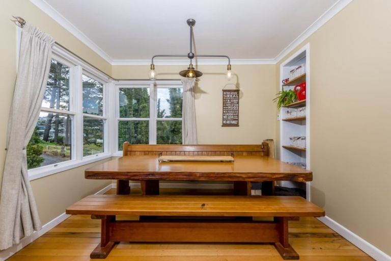 Photo of property in 7 Mcleod Street, Helensville, 0800