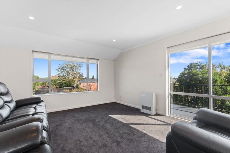 Photo of property in 87 Wairakei Road, Bryndwr, Christchurch, 8053